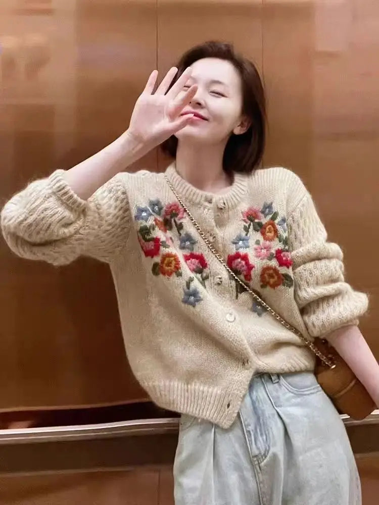 Heavy Industry Small Figure Embroidery Small Flower Knitted Sweater Cardigan Coat Autumn and Winter Top