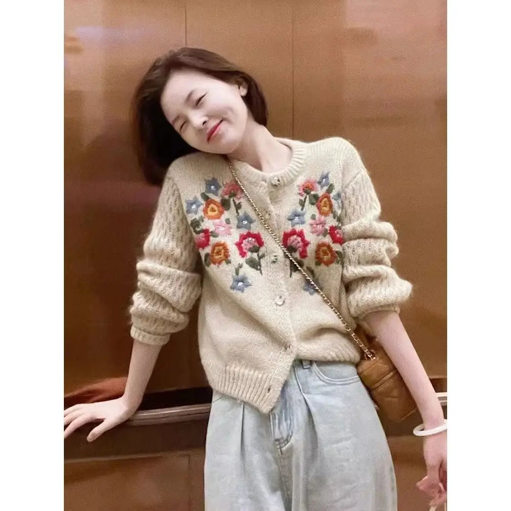 Heavy Industry Small Figure Embroidery Small Flower Knitted Sweater Cardigan Coat Autumn and Winter Top