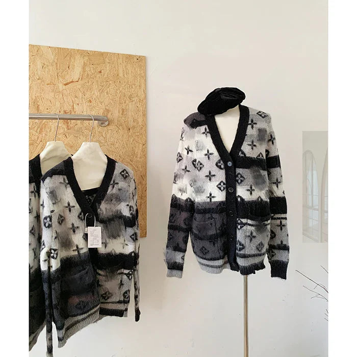 LUZHEN 2024 New Fashion Knitted Cardigan V Neck Long Sleeve Winter Elegant High Quality Sweater Loose Trendy Casual Tops AA2383