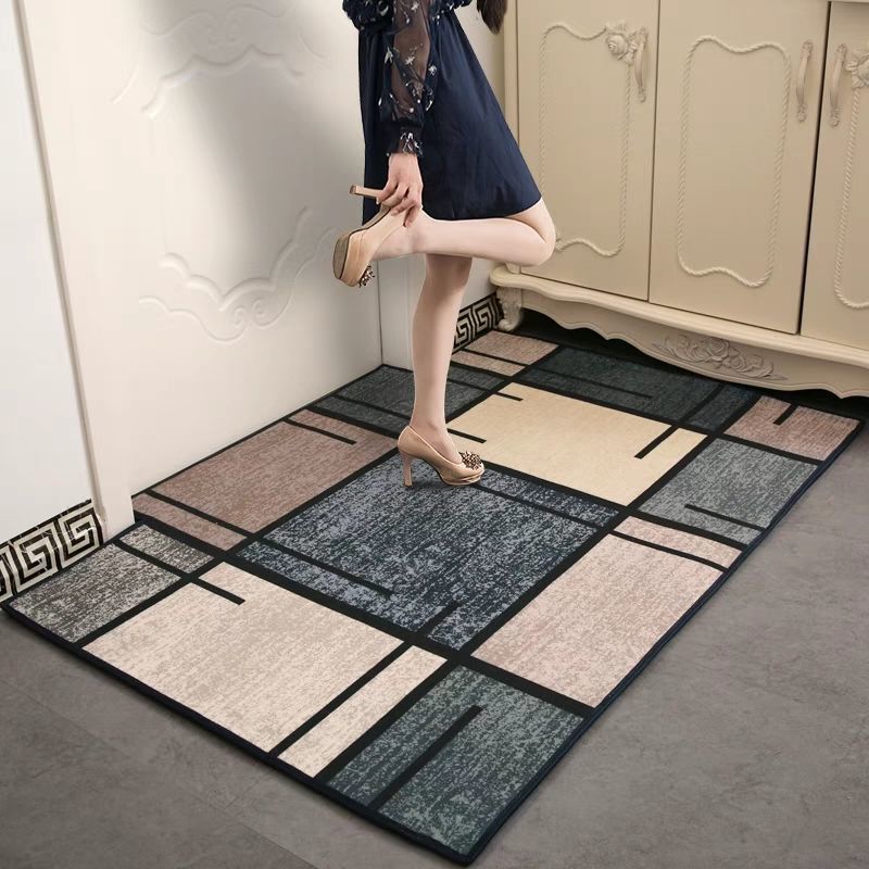 Anti-slip Foot Mats At The Entrance Of Household Toilets And Bathrooms