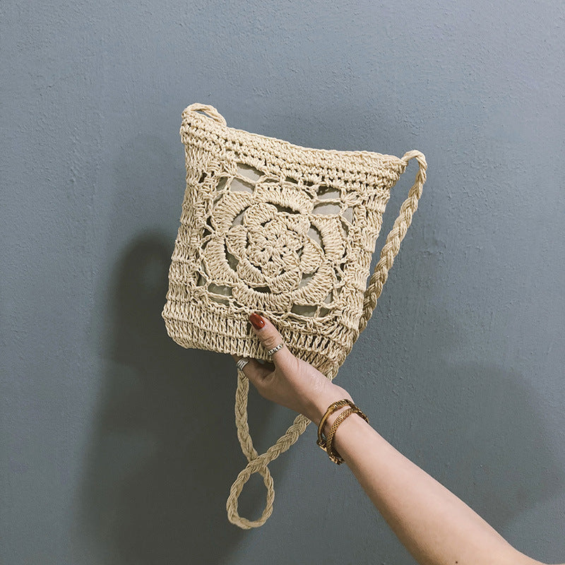 Bohemian Woven Hollow Out Beach Bag Women Crochet Fringed Straw Clutch Handmade Day Clutches Knitting Weave Boho Summer Bag Z70