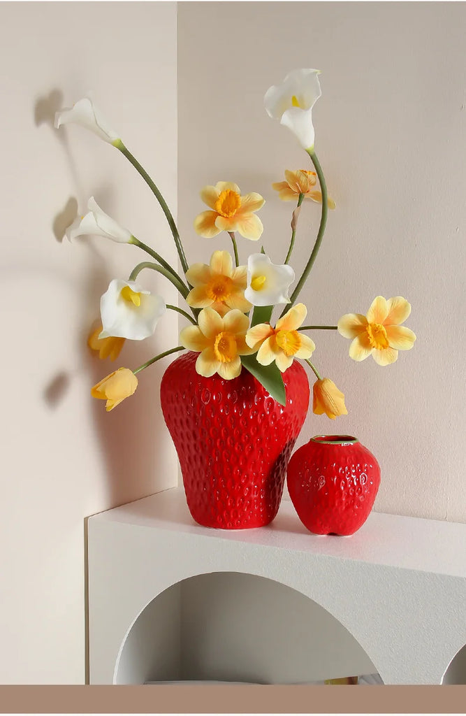 Modern Ceramic Strawberry Shape Vase Creative Ins Style Flower Insertion Device Desktop Decoration Crafts Room Home Decor