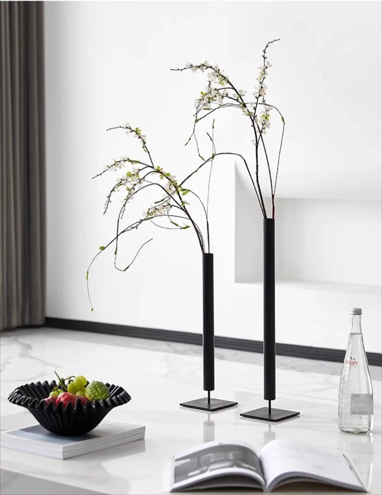 Metal Flower Vases Minimalism Vase Luxury Art Flowers Bottle Creative Flowerpot Aesthetic Room Decor Elegant Room Ornaments