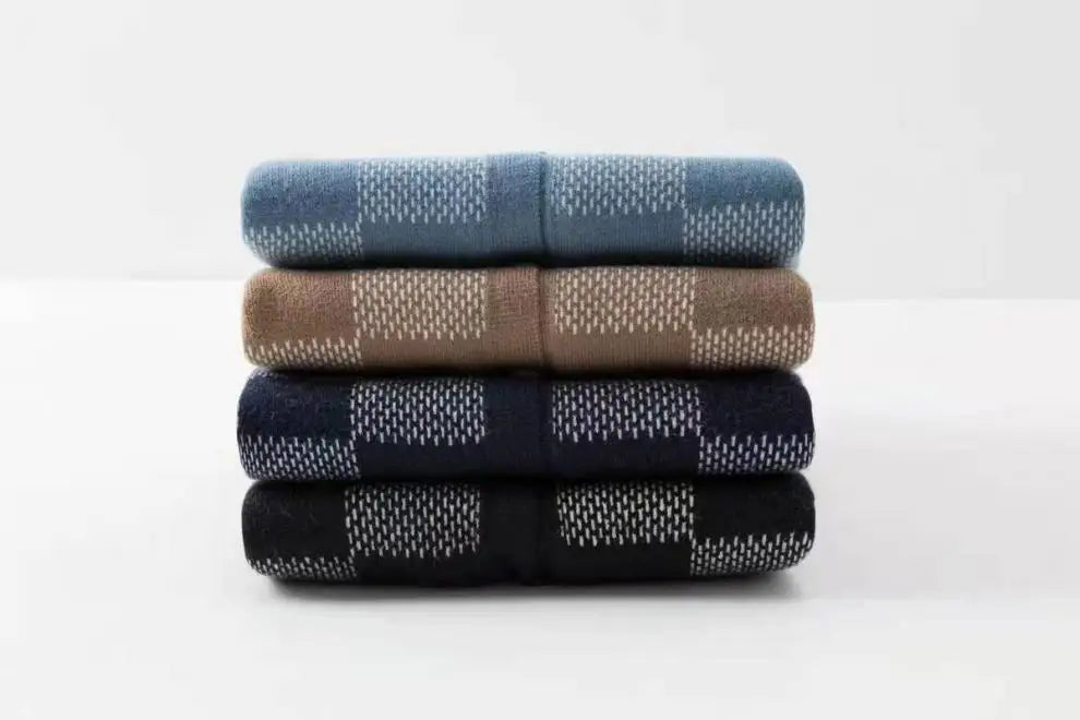 New Men's Single-breasted Trendy and Versatile Knitted Cardigan for Spring and Autumn in Japanese and Korean Styles.