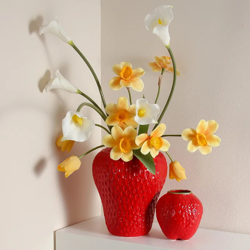 Modern Ceramic Strawberry Shape Vase Creative Ins Style Flower Insertion Device Desktop Decoration Crafts Room Home Decor