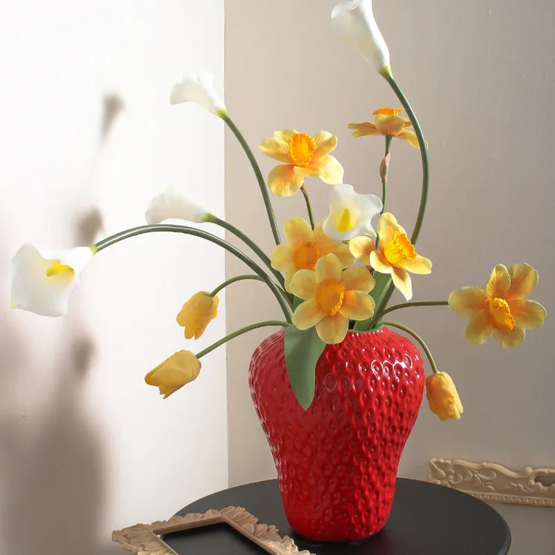 Modern Ceramic Strawberry Shape Vase Creative Ins Style Flower Insertion Device Desktop Decoration Crafts Room Home Decor